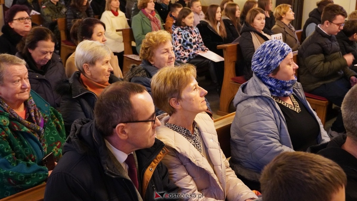 Gala wręczenia wyróżnienia Narodowi i Ojczyźnie z udziałem prof. Jerzego Bralczyka [26.11.2024] - zdjęcie #98 - eOstroleka.pl