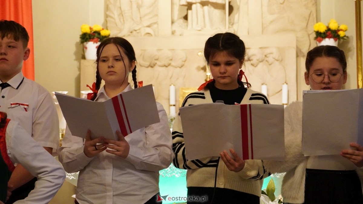 Gala wręczenia wyróżnienia Narodowi i Ojczyźnie z udziałem prof. Jerzego Bralczyka [26.11.2024] - zdjęcie #95 - eOstroleka.pl