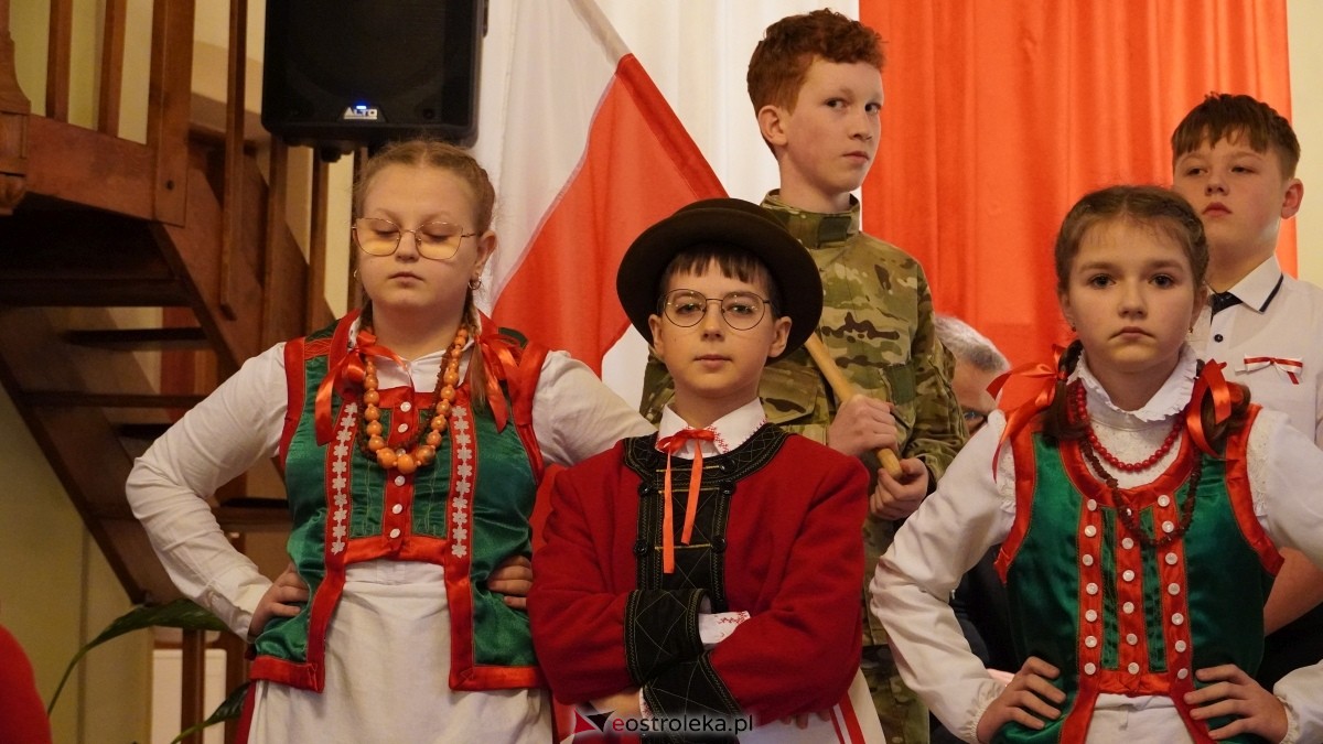 Gala wręczenia wyróżnienia Narodowi i Ojczyźnie z udziałem prof. Jerzego Bralczyka [26.11.2024] - zdjęcie #92 - eOstroleka.pl