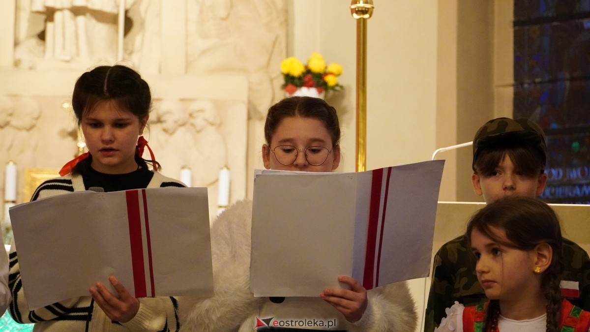 Gala wręczenia wyróżnienia Narodowi i Ojczyźnie z udziałem prof. Jerzego Bralczyka [26.11.2024] - zdjęcie #90 - eOstroleka.pl