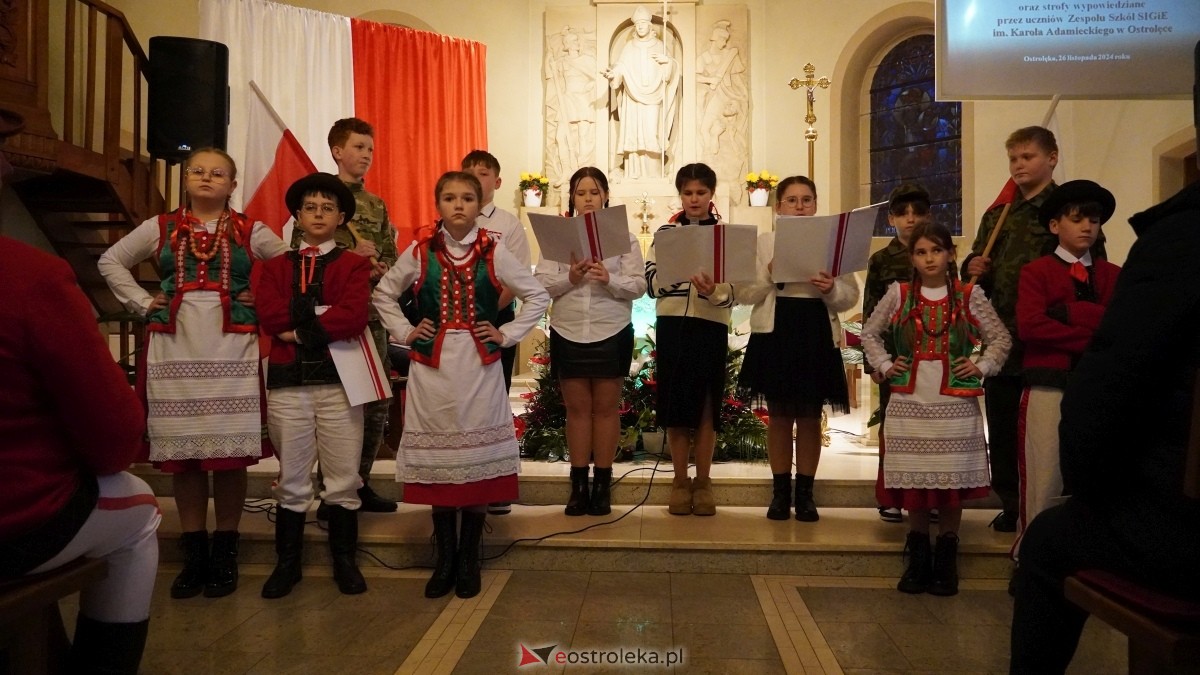 Gala wręczenia wyróżnienia Narodowi i Ojczyźnie z udziałem prof. Jerzego Bralczyka [26.11.2024] - zdjęcie #89 - eOstroleka.pl