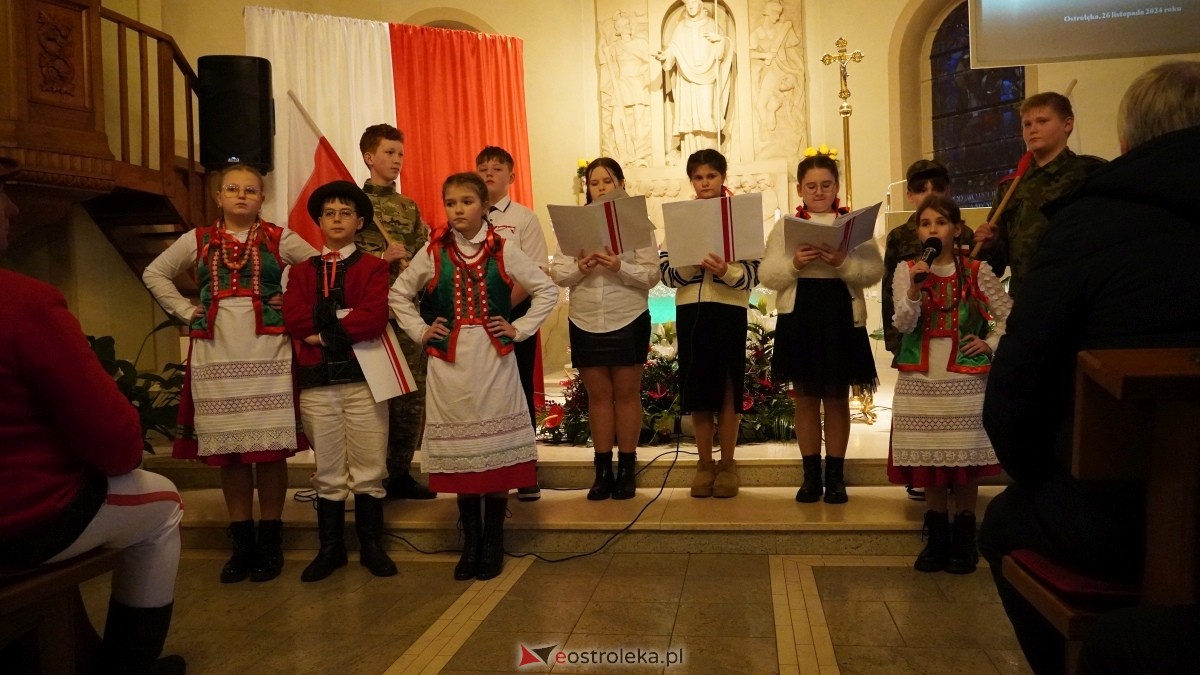 Gala wręczenia wyróżnienia Narodowi i Ojczyźnie z udziałem prof. Jerzego Bralczyka [26.11.2024] - zdjęcie #87 - eOstroleka.pl