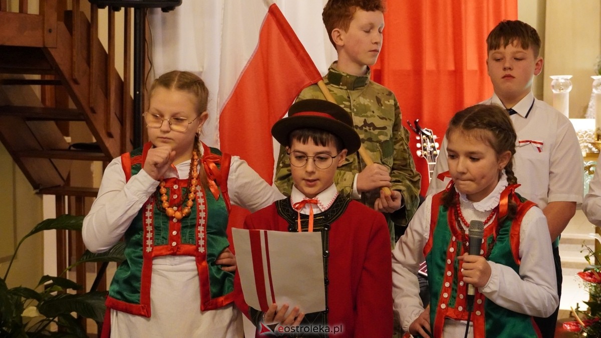 Gala wręczenia wyróżnienia Narodowi i Ojczyźnie z udziałem prof. Jerzego Bralczyka [26.11.2024] - zdjęcie #78 - eOstroleka.pl
