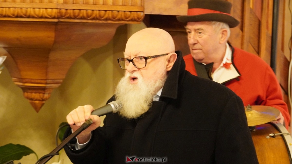 Gala wręczenia wyróżnienia Narodowi i Ojczyźnie z udziałem prof. Jerzego Bralczyka [26.11.2024] - zdjęcie #40 - eOstroleka.pl