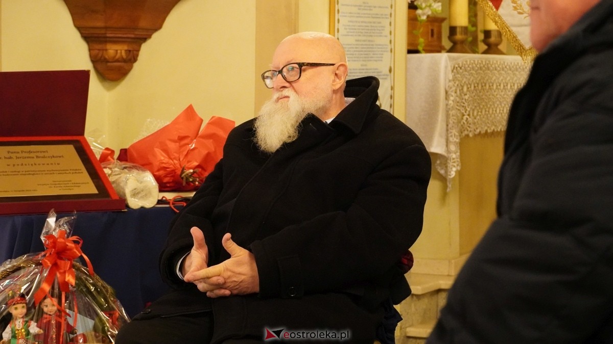 Gala wręczenia wyróżnienia Narodowi i Ojczyźnie z udziałem prof. Jerzego Bralczyka [26.11.2024] - zdjęcie #16 - eOstroleka.pl