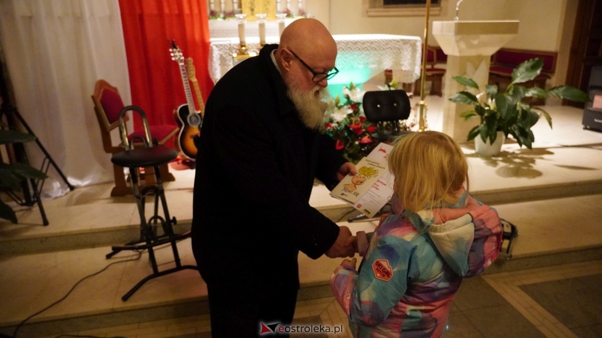 Gala wręczenia wyróżnienia Narodowi i Ojczyźnie z udziałem prof. Jerzego Bralczyka [26.11.2024] - zdjęcie #13 - eOstroleka.pl