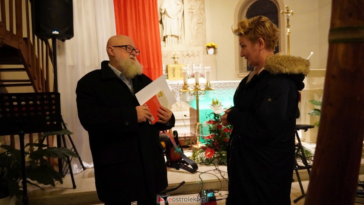 Gala wręczenia wyróżnienia Narodowi i Ojczyźnie z udziałem prof. Jerzego Bralczyka [26.11.2024] - zdjęcie #8 - eOstroleka.pl