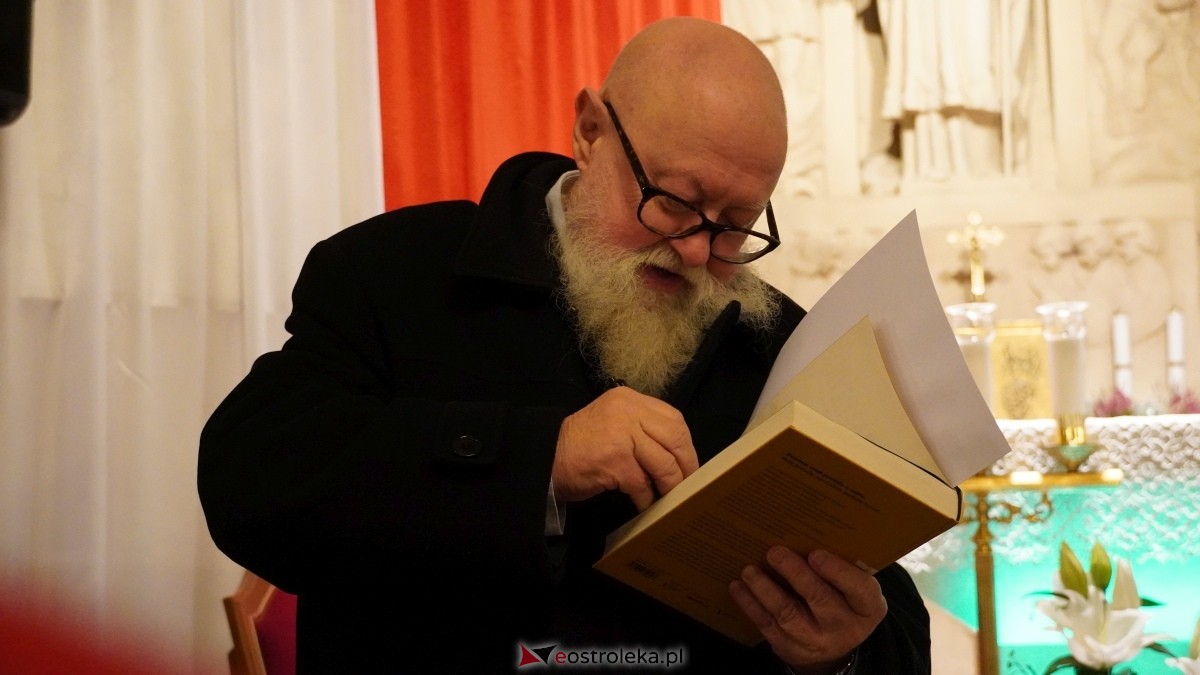 Gala wręczenia wyróżnienia Narodowi i Ojczyźnie z udziałem prof. Jerzego Bralczyka [26.11.2024] - zdjęcie #3 - eOstroleka.pl