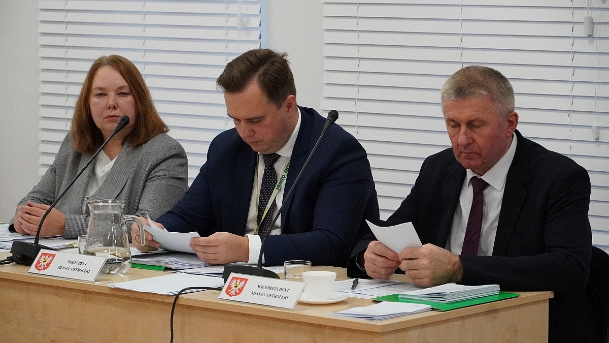 XVI Zwyczajna Sesja Rady Miasta Ostrołęki [28.11.2024] - zdjęcie #5 - eOstroleka.pl