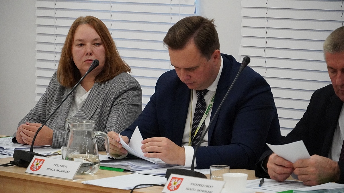 XVI Zwyczajna Sesja Rady Miasta Ostrołęki [28.11.2024] - zdjęcie #3 - eOstroleka.pl
