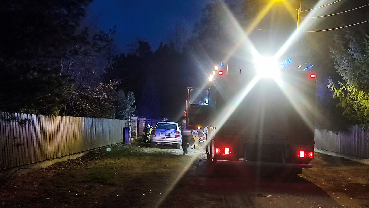 Pożar garażu przy ul. Millenium [29.11.2024] - zdjęcie #6 - eOstroleka.pl