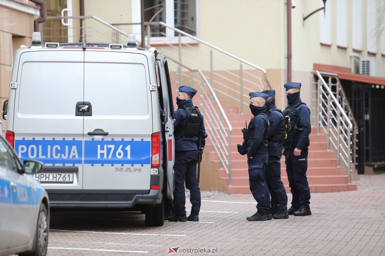 Posiedzenie aresztowe ws. odnalezionych zwłok w Myszyńcu [30.11.2024] - zdjęcie #49 - eOstroleka.pl