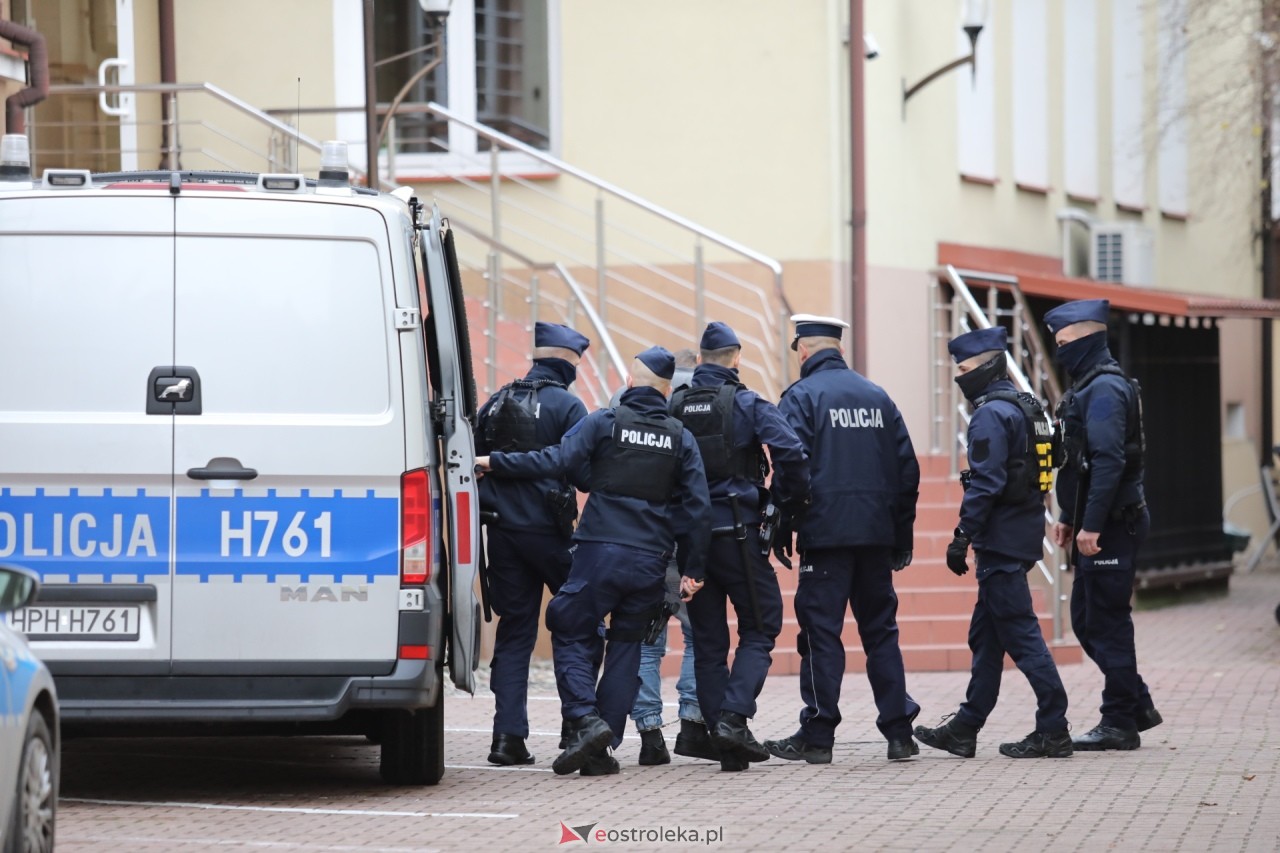Posiedzenie aresztowe ws. odnalezionych zwłok w Myszyńcu [30.11.2024] - zdjęcie #45 - eOstroleka.pl