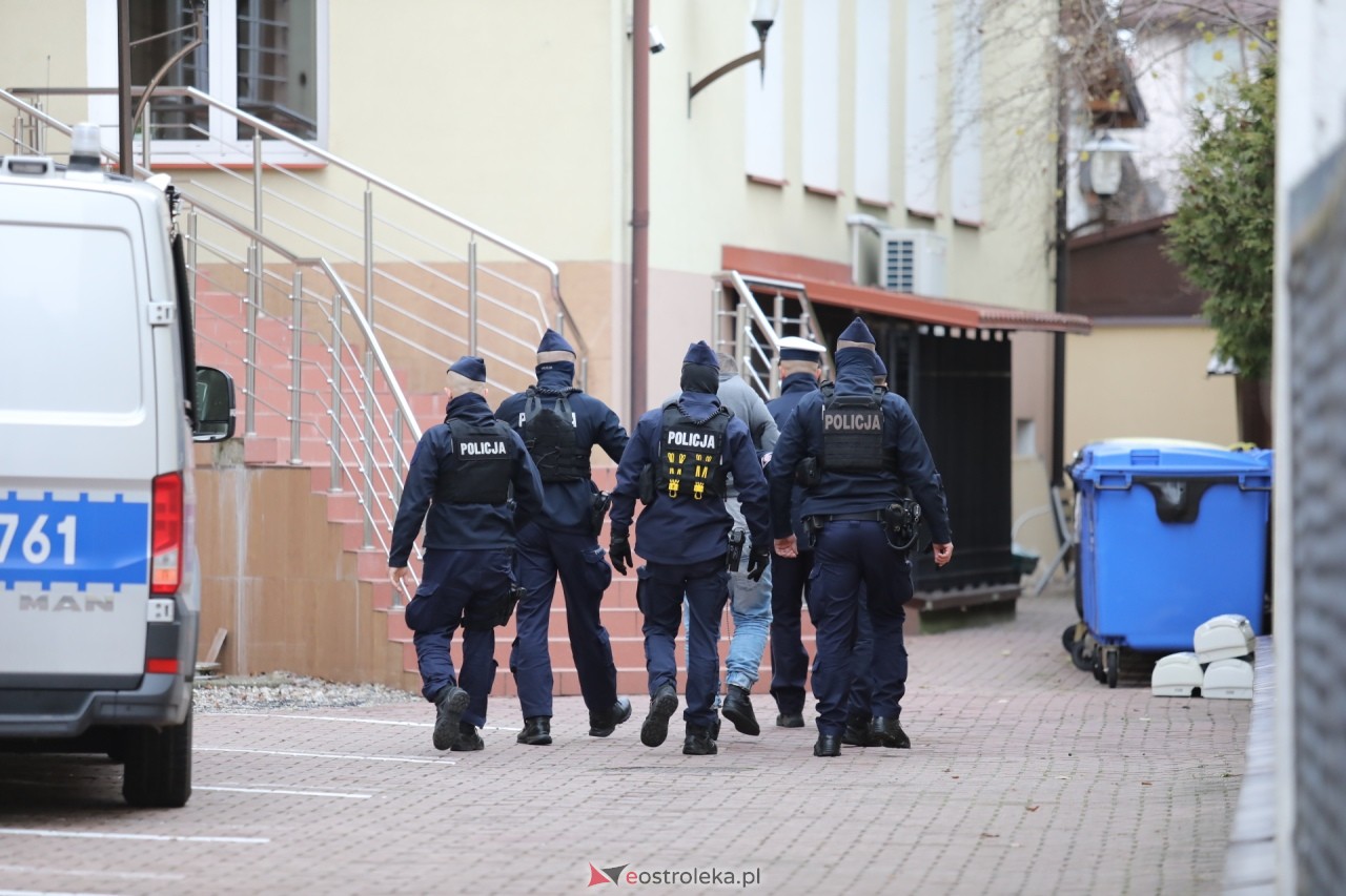 Posiedzenie aresztowe ws. odnalezionych zwłok w Myszyńcu [30.11.2024] - zdjęcie #40 - eOstroleka.pl