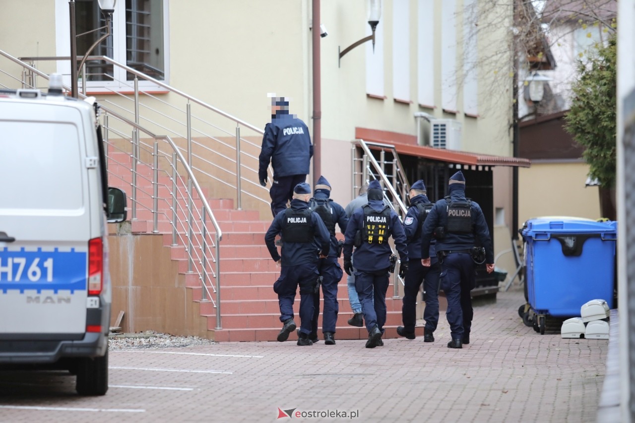 Posiedzenie aresztowe ws. odnalezionych zwłok w Myszyńcu [30.11.2024] - zdjęcie #39 - eOstroleka.pl