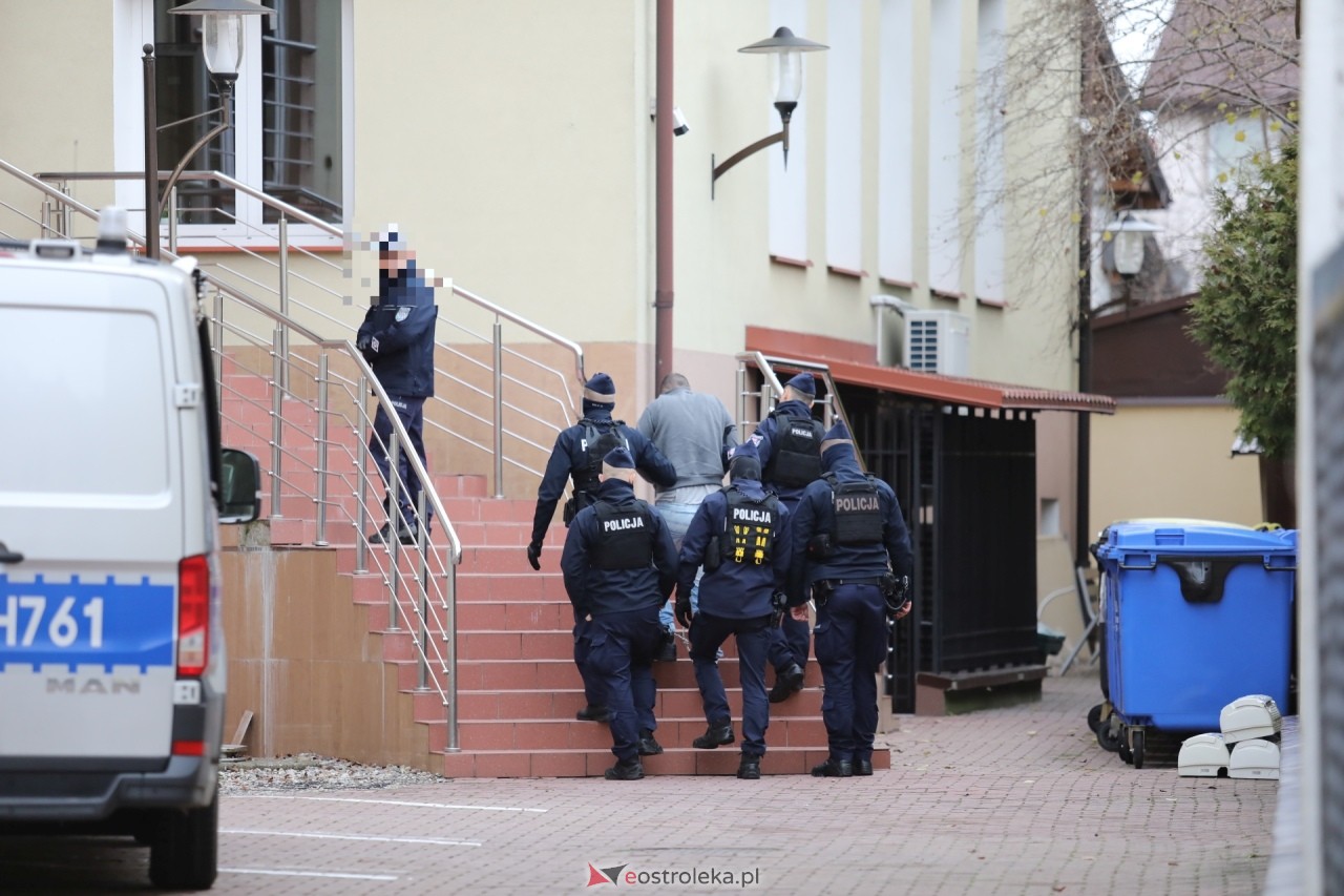 Posiedzenie aresztowe ws. odnalezionych zwłok w Myszyńcu [30.11.2024] - zdjęcie #38 - eOstroleka.pl