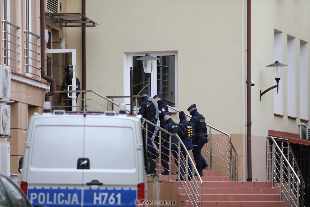 Posiedzenie aresztowe ws. odnalezionych zwłok w Myszyńcu [30.11.2024] - zdjęcie #35 - eOstroleka.pl