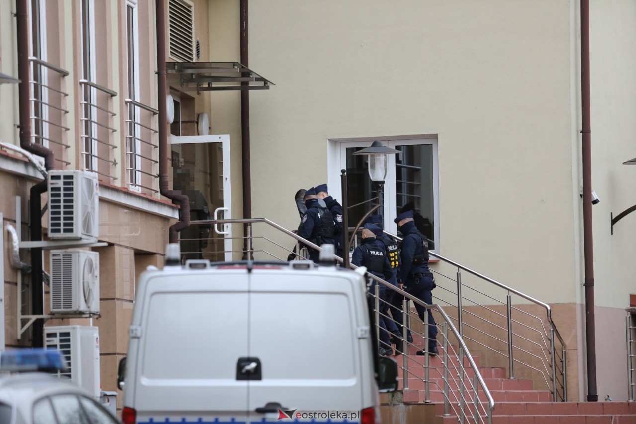 Posiedzenie aresztowe ws. odnalezionych zwłok w Myszyńcu [30.11.2024] - zdjęcie #34 - eOstroleka.pl