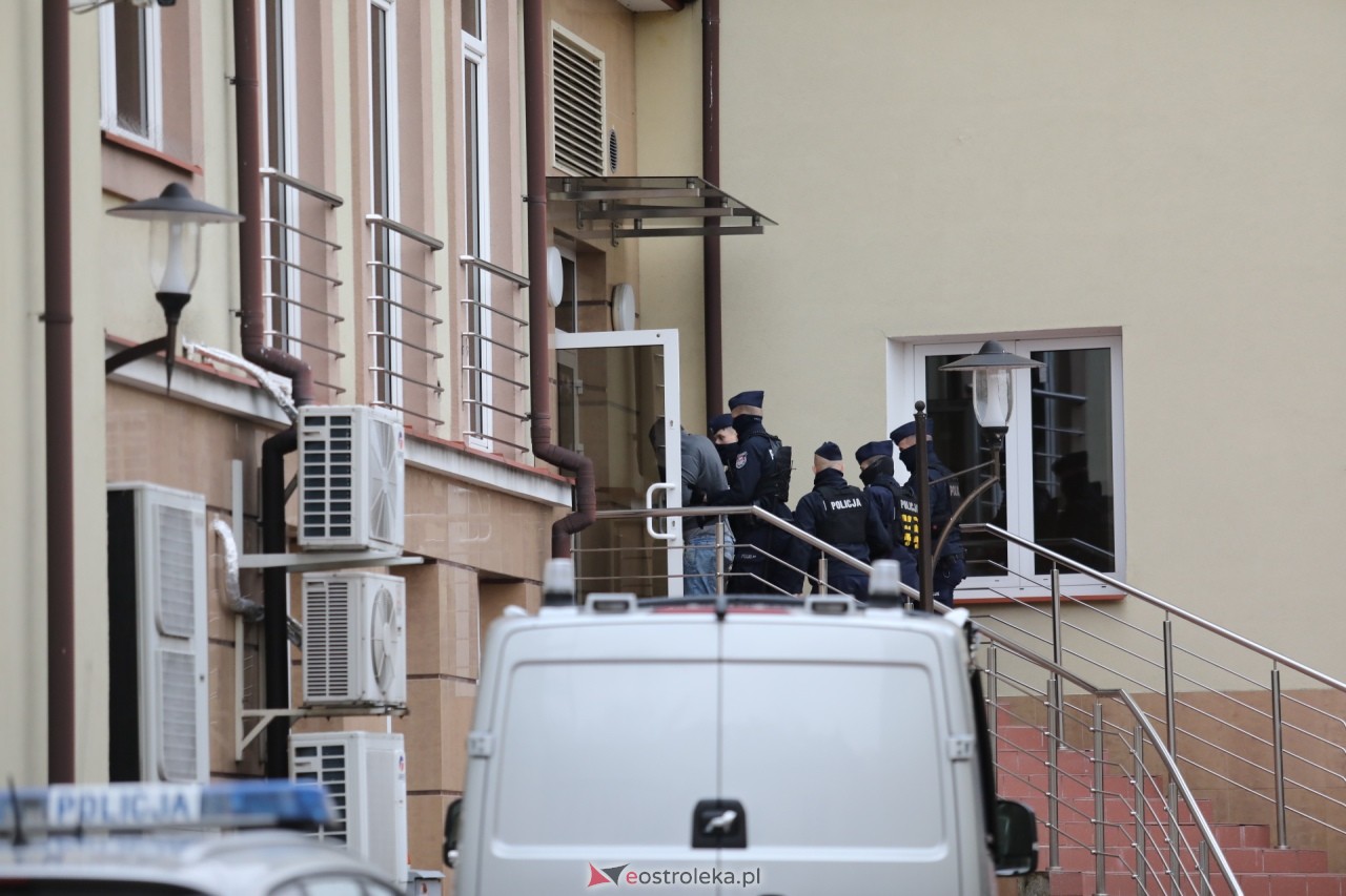 Posiedzenie aresztowe ws. odnalezionych zwłok w Myszyńcu [30.11.2024] - zdjęcie #32 - eOstroleka.pl