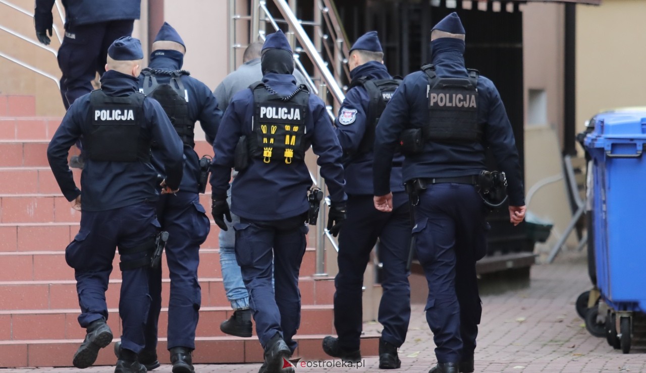 Posiedzenie aresztowe ws. odnalezionych zwłok w Myszyńcu [30.11.2024] - zdjęcie #25 - eOstroleka.pl