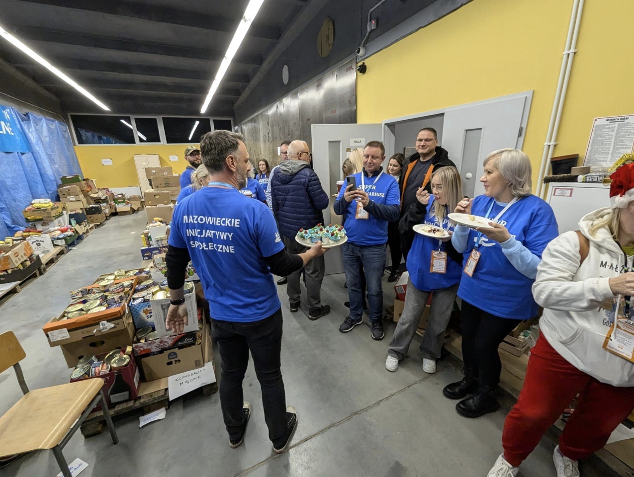 Świąteczna Zbiórka Żywności w Ostrołęce [30.11.2024] - zdjęcie #9 - eOstroleka.pl