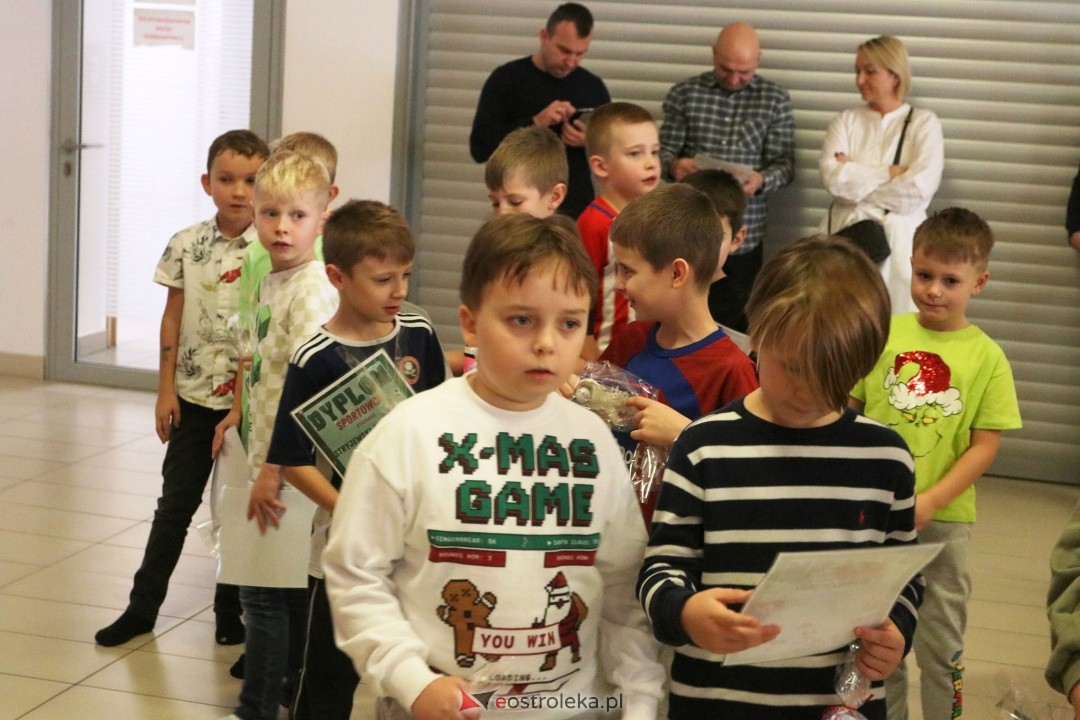 Mikołajki na sportowo z Koroną Ostrołęka [1.12.2024] - zdjęcie #11 - eOstroleka.pl