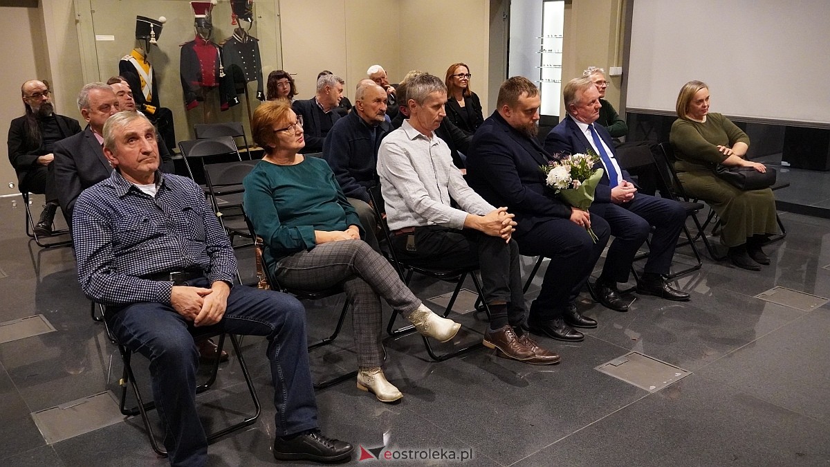 Historyczna promocja książki i wystawa w Mauzoleum Bitwy pod Ostrołęką [29.11.2024]] - zdjęcie #22 - eOstroleka.pl