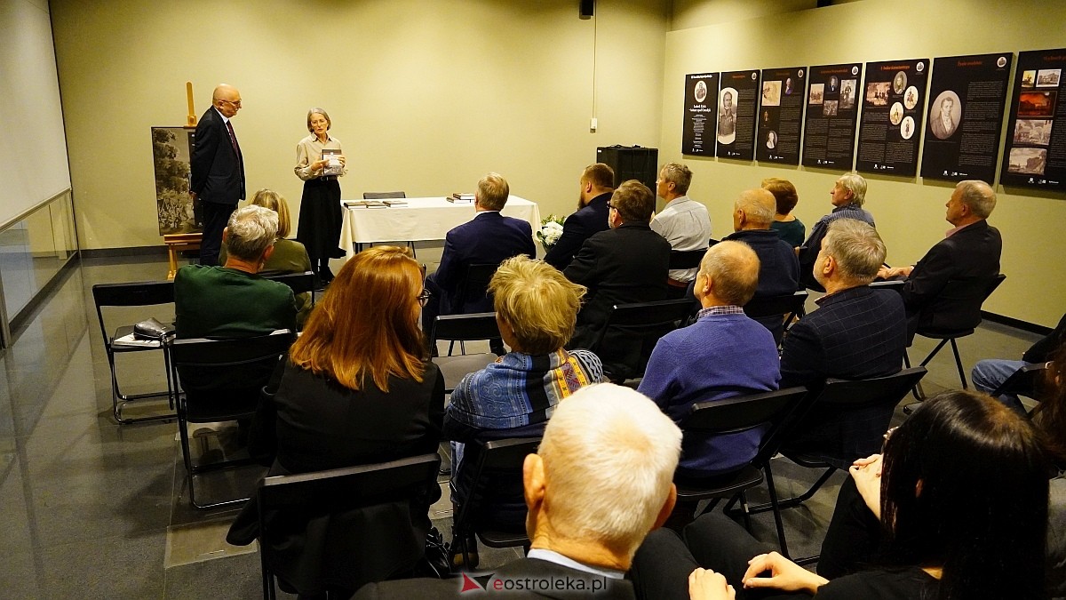Historyczna promocja książki i wystawa w Mauzoleum Bitwy pod Ostrołęką [29.11.2024]] - zdjęcie #11 - eOstroleka.pl