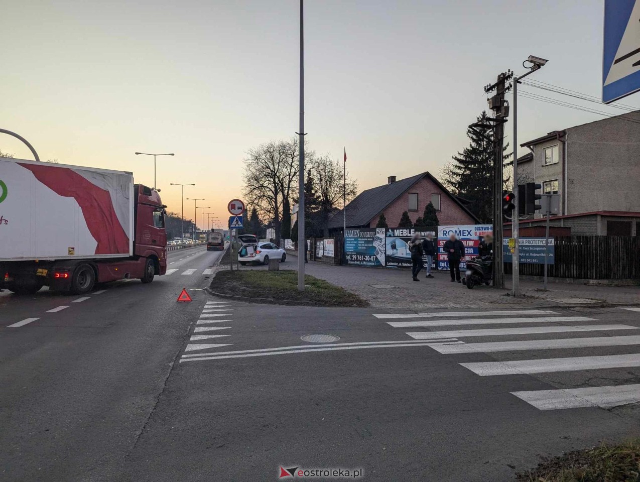Wypadek na skrzyżowaniu ulic Witosa i Traugutta w Ostrołęce [02.12.2024] - zdjęcie #4 - eOstroleka.pl