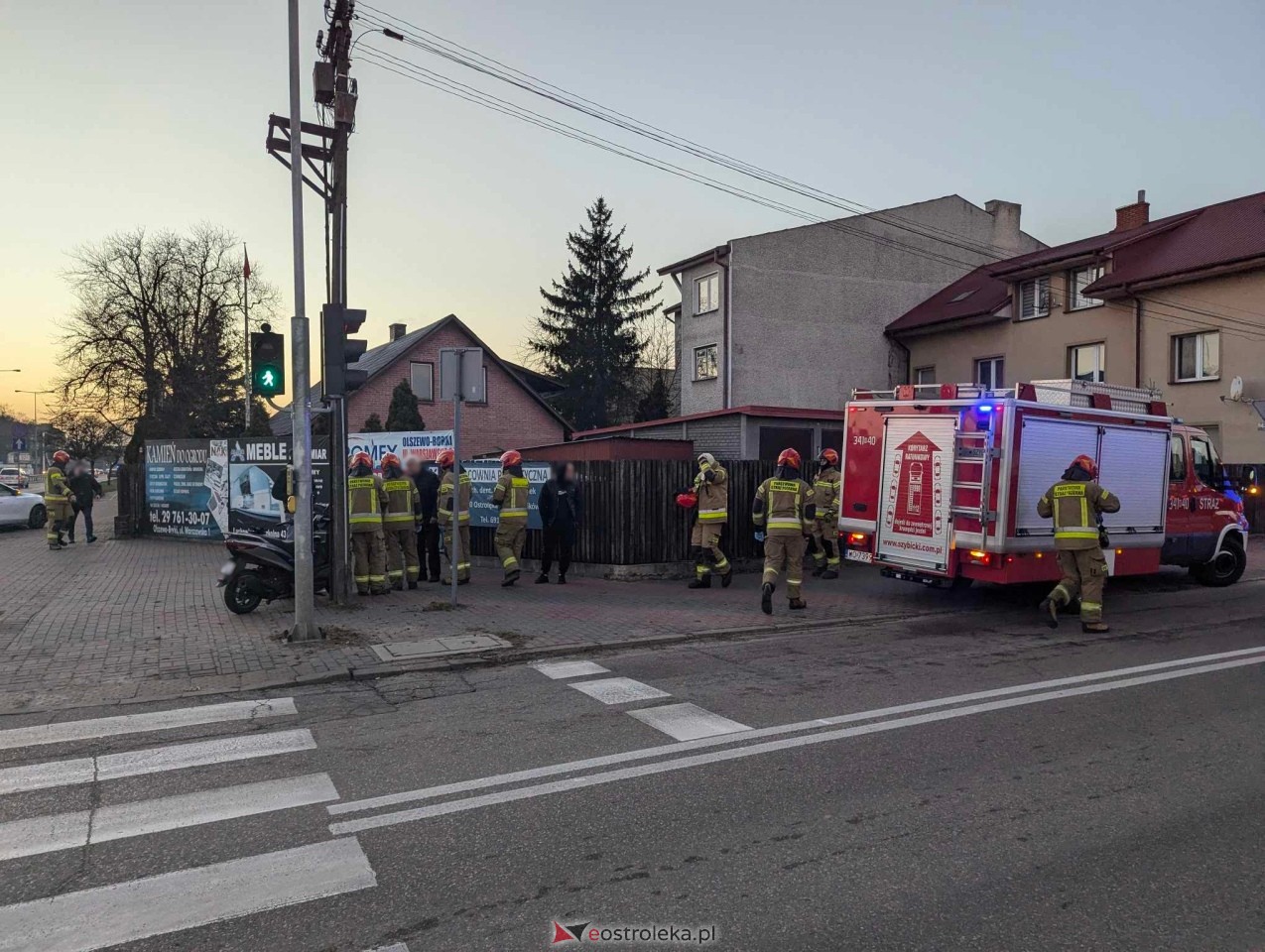 Wypadek na skrzyżowaniu ulic Witosa i Traugutta w Ostrołęce [02.12.2024] - zdjęcie #2 - eOstroleka.pl