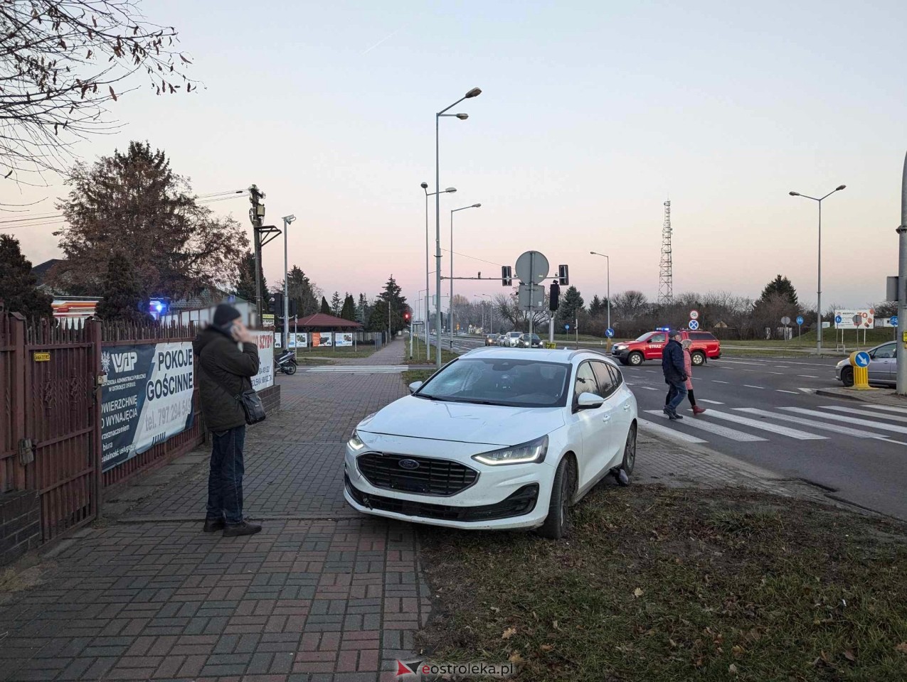 Wypadek na skrzyżowaniu ulic Witosa i Traugutta w Ostrołęce [02.12.2024] - zdjęcie #1 - eOstroleka.pl