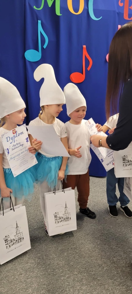 Konkurs Magiczna moc bajek w Przedszkolu Miejskiem nr 10 [29.11.2024] - zdjęcie #2 - eOstroleka.pl