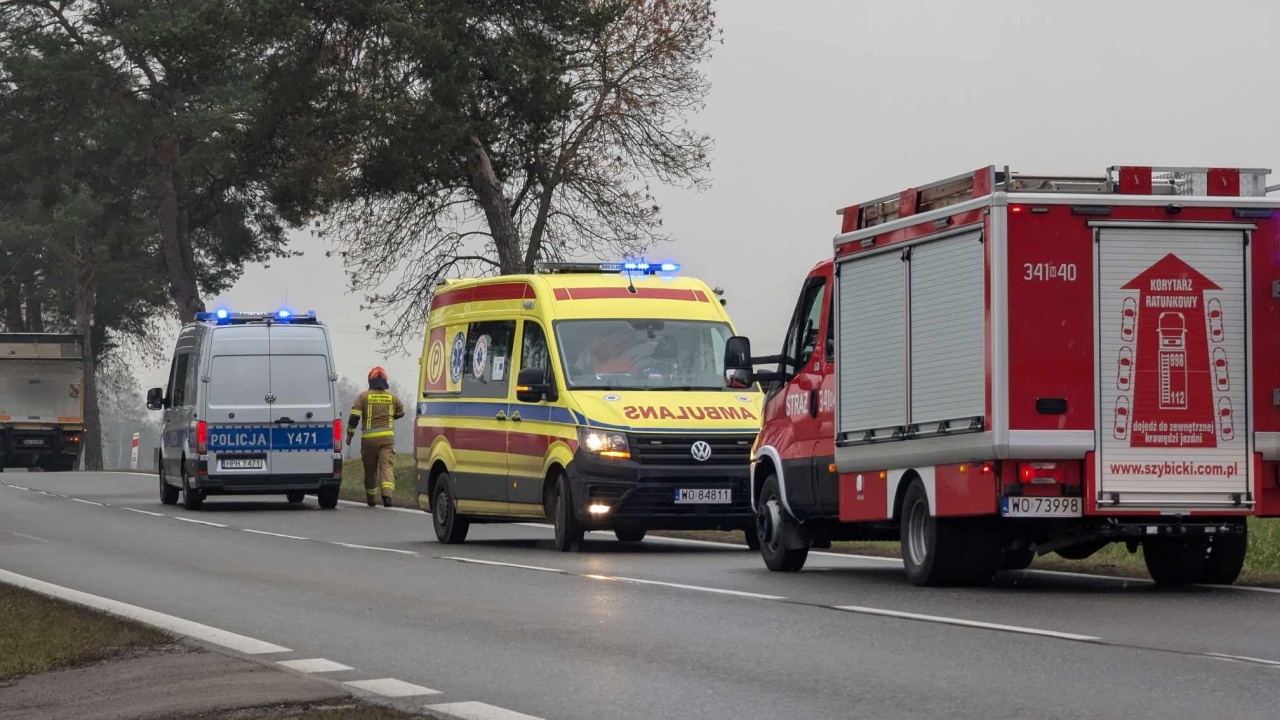 Wypadekw Rzekuniu na DW627 [03.12.2024] - zdjęcie #13 - eOstroleka.pl