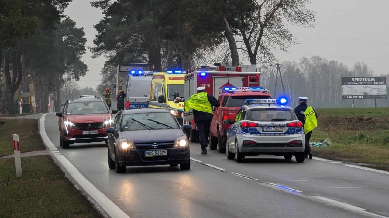 Wypadekw Rzekuniu na DW627 [03.12.2024] - zdjęcie #9 - eOstroleka.pl
