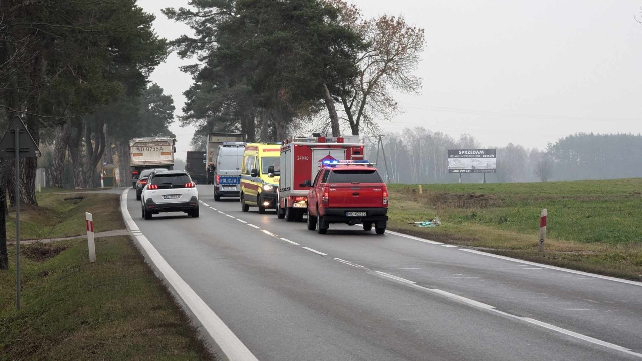 Wypadekw Rzekuniu na DW627 [03.12.2024] - zdjęcie #8 - eOstroleka.pl