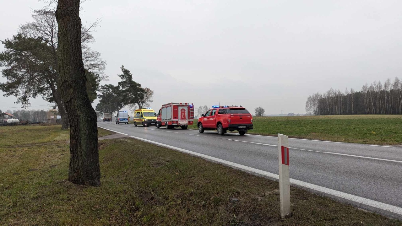 Wypadekw Rzekuniu na DW627 [03.12.2024] - zdjęcie #7 - eOstroleka.pl