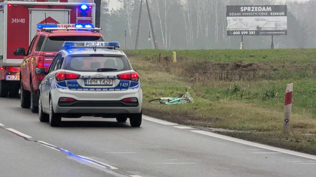 Wypadekw Rzekuniu na DW627 [03.12.2024] - zdjęcie #6 - eOstroleka.pl