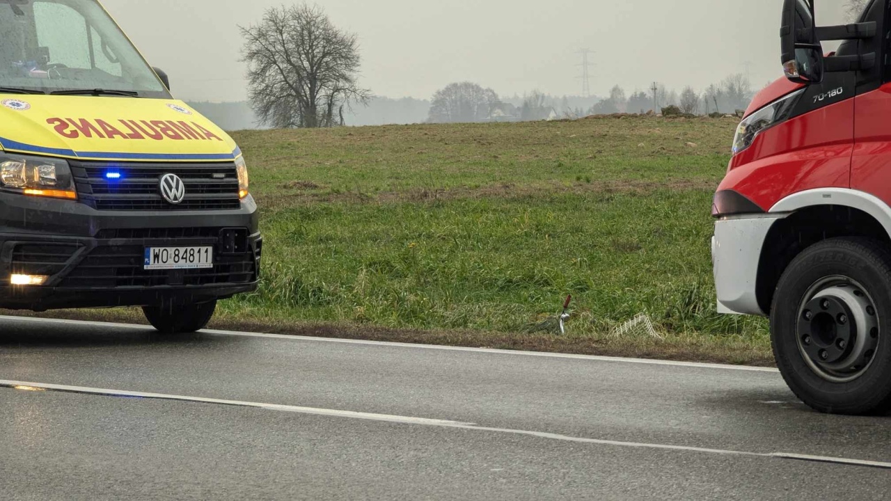 Wypadekw Rzekuniu na DW627 [03.12.2024] - zdjęcie #3 - eOstroleka.pl