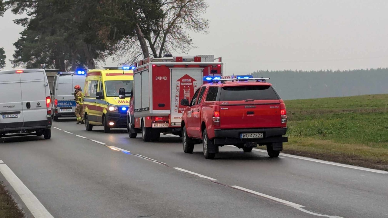Wypadekw Rzekuniu na DW627 [03.12.2024] - zdjęcie #1 - eOstroleka.pl