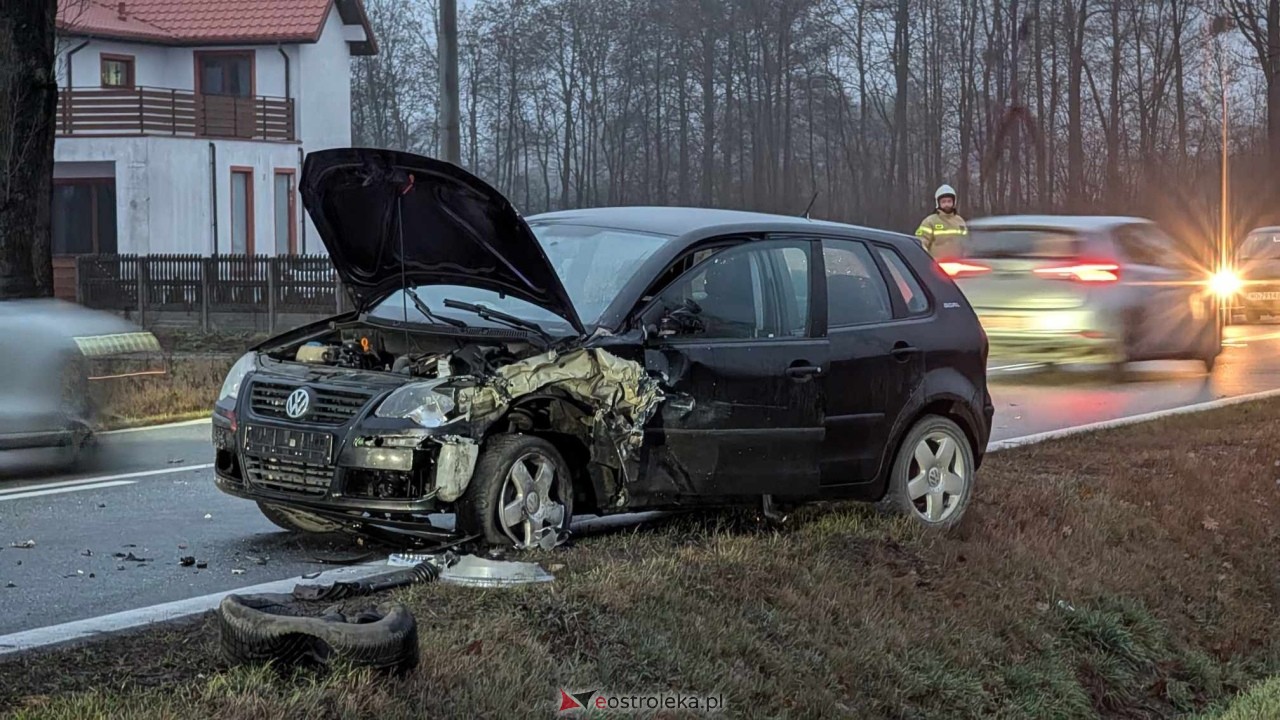 Poważny wypadek na drodze wojewódzkiej 627 pod Ostrołęką [05.12.2024] - zdjęcie #25 - eOstroleka.pl
