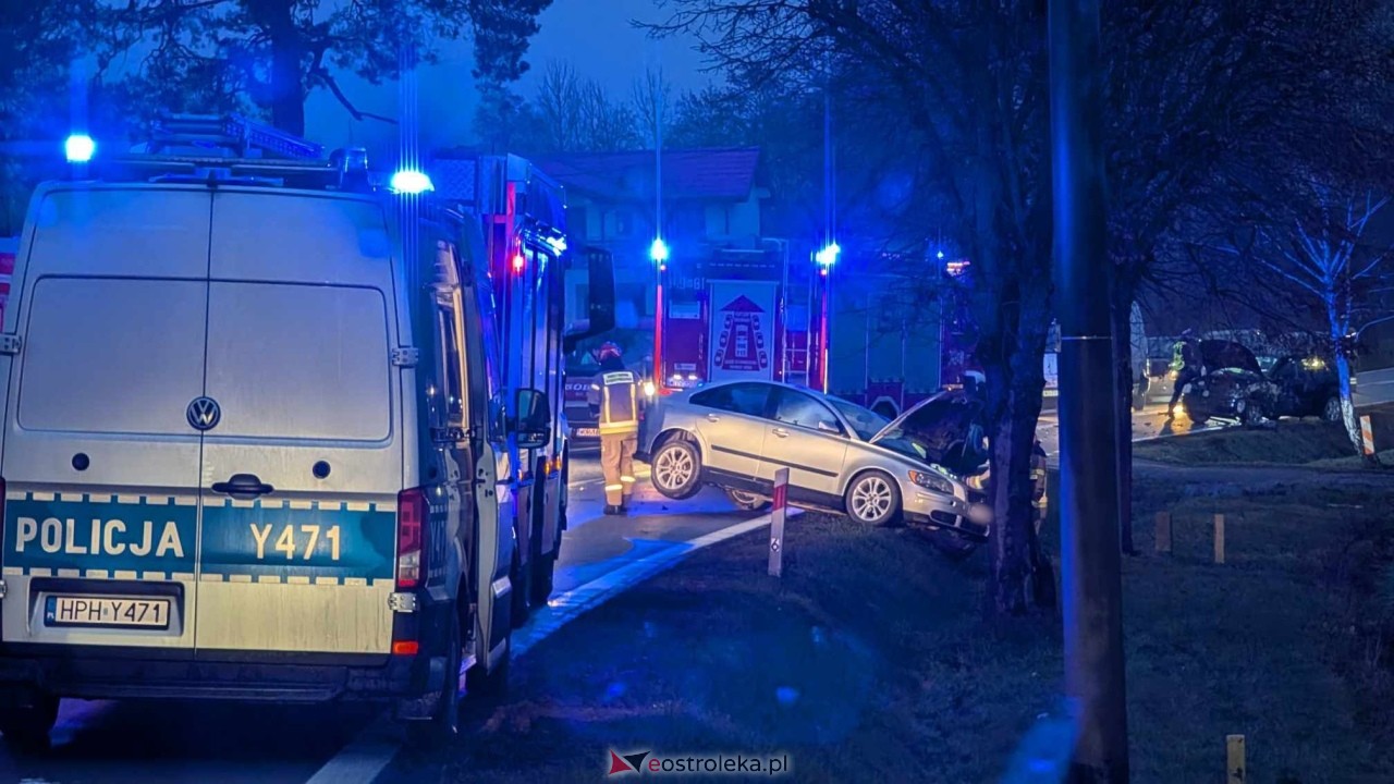 Poważny wypadek na drodze wojewódzkiej 627 pod Ostrołęką [05.12.2024] - zdjęcie #23 - eOstroleka.pl