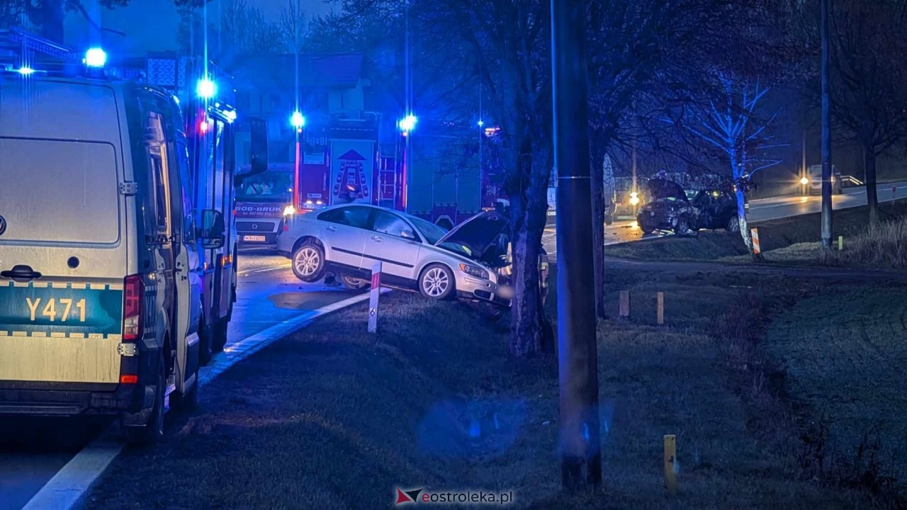 Poważny wypadek na drodze wojewódzkiej 627 pod Ostrołęką [05.12.2024] - zdjęcie #22 - eOstroleka.pl