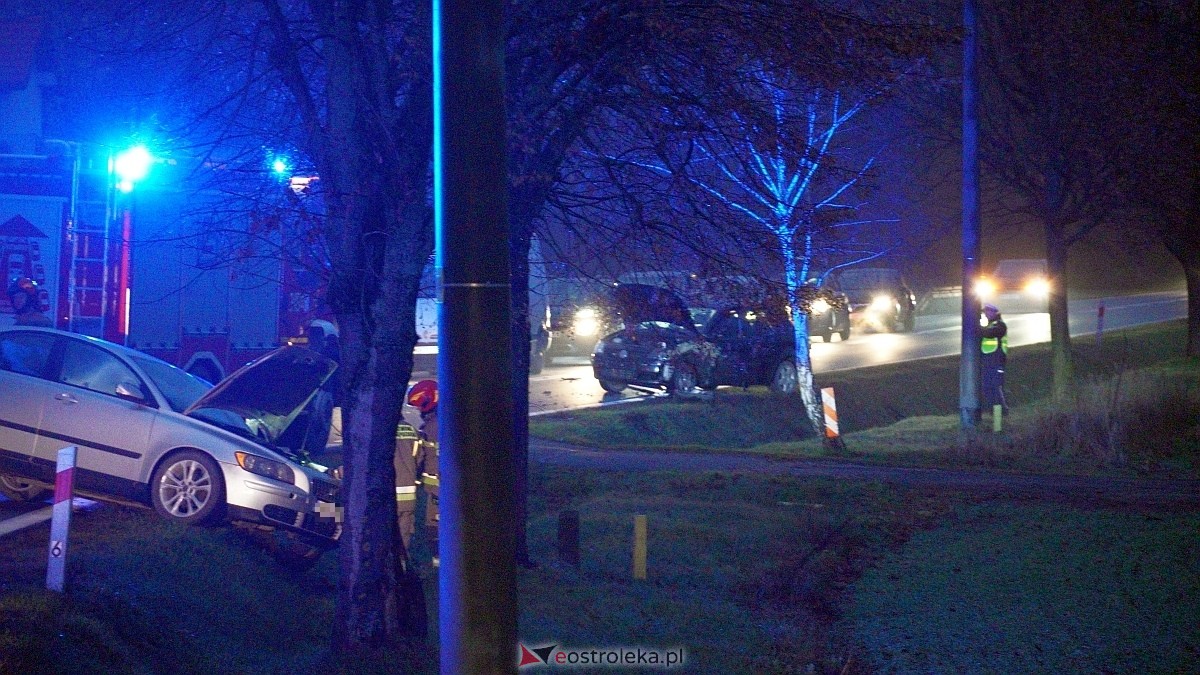 Poważny wypadek na drodze wojewódzkiej 627 pod Ostrołęką [05.12.2024] - zdjęcie #14 - eOstroleka.pl