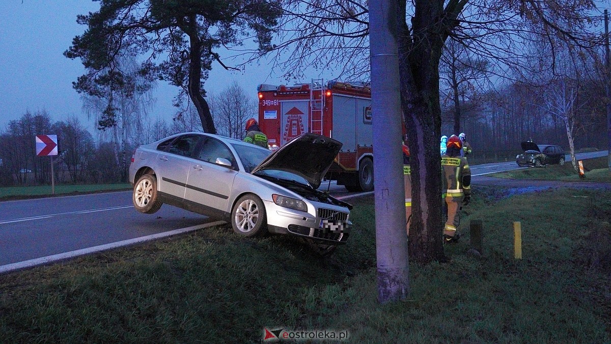 Poważny wypadek na drodze wojewódzkiej 627 pod Ostrołęką [05.12.2024] - zdjęcie #11 - eOstroleka.pl