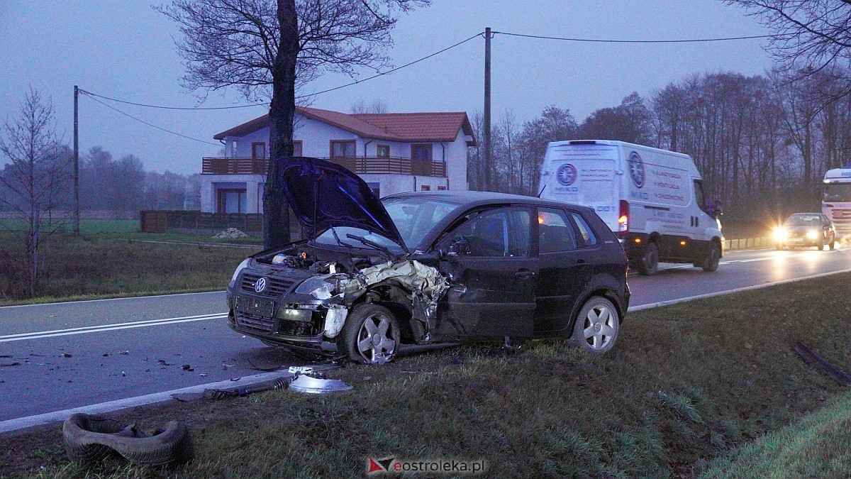 Poważny wypadek na drodze wojewódzkiej 627 pod Ostrołęką [05.12.2024] - zdjęcie #10 - eOstroleka.pl