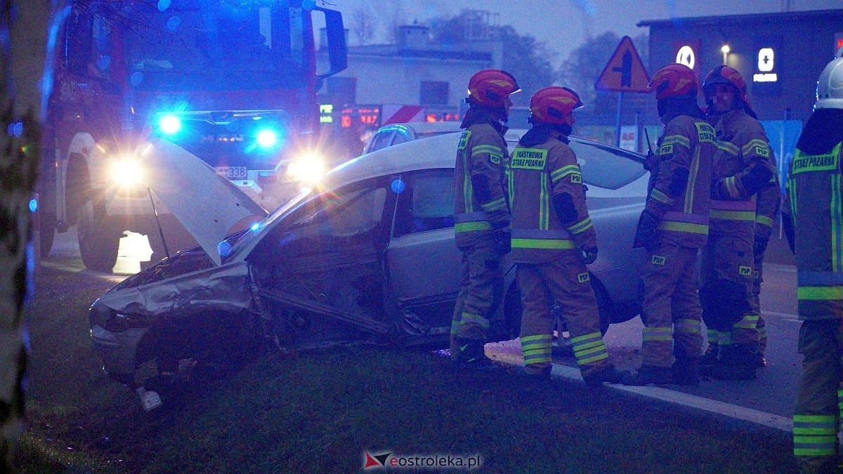 Poważny wypadek na drodze wojewódzkiej 627 pod Ostrołęką [05.12.2024] - zdjęcie #6 - eOstroleka.pl