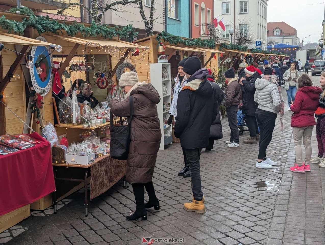 II Kurpiowski Jarmark Bożonarodzeniowy w Ostrołęce wystartował [05.12.2024] - zdjęcie #161 - eOstroleka.pl