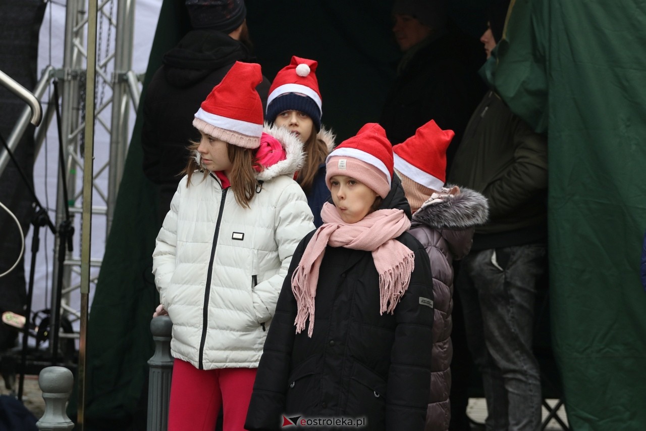 II Kurpiowski Jarmark Bożonarodzeniowy w Ostrołęce wystartował [05.12.2024] - zdjęcie #104 - eOstroleka.pl