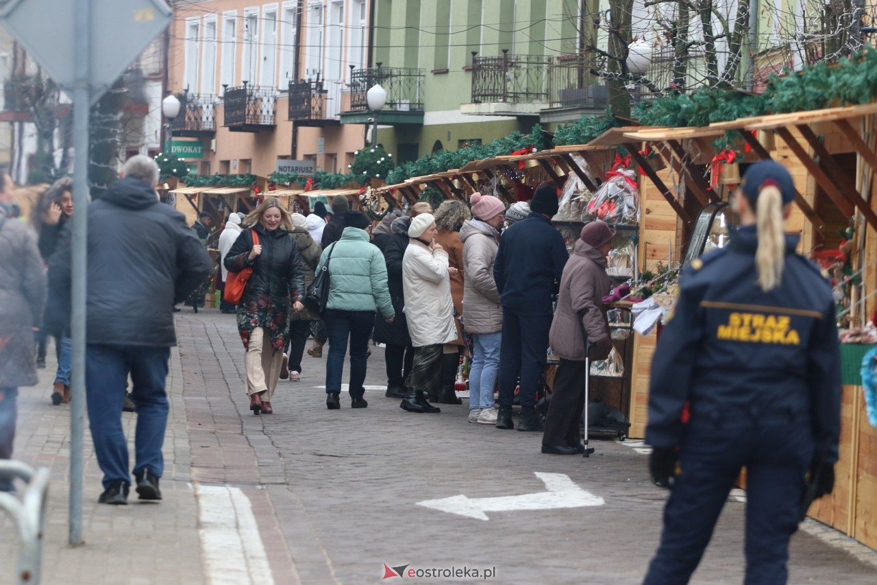 II Kurpiowski Jarmark Bożonarodzeniowy w Ostrołęce wystartował [05.12.2024] - zdjęcie #102 - eOstroleka.pl