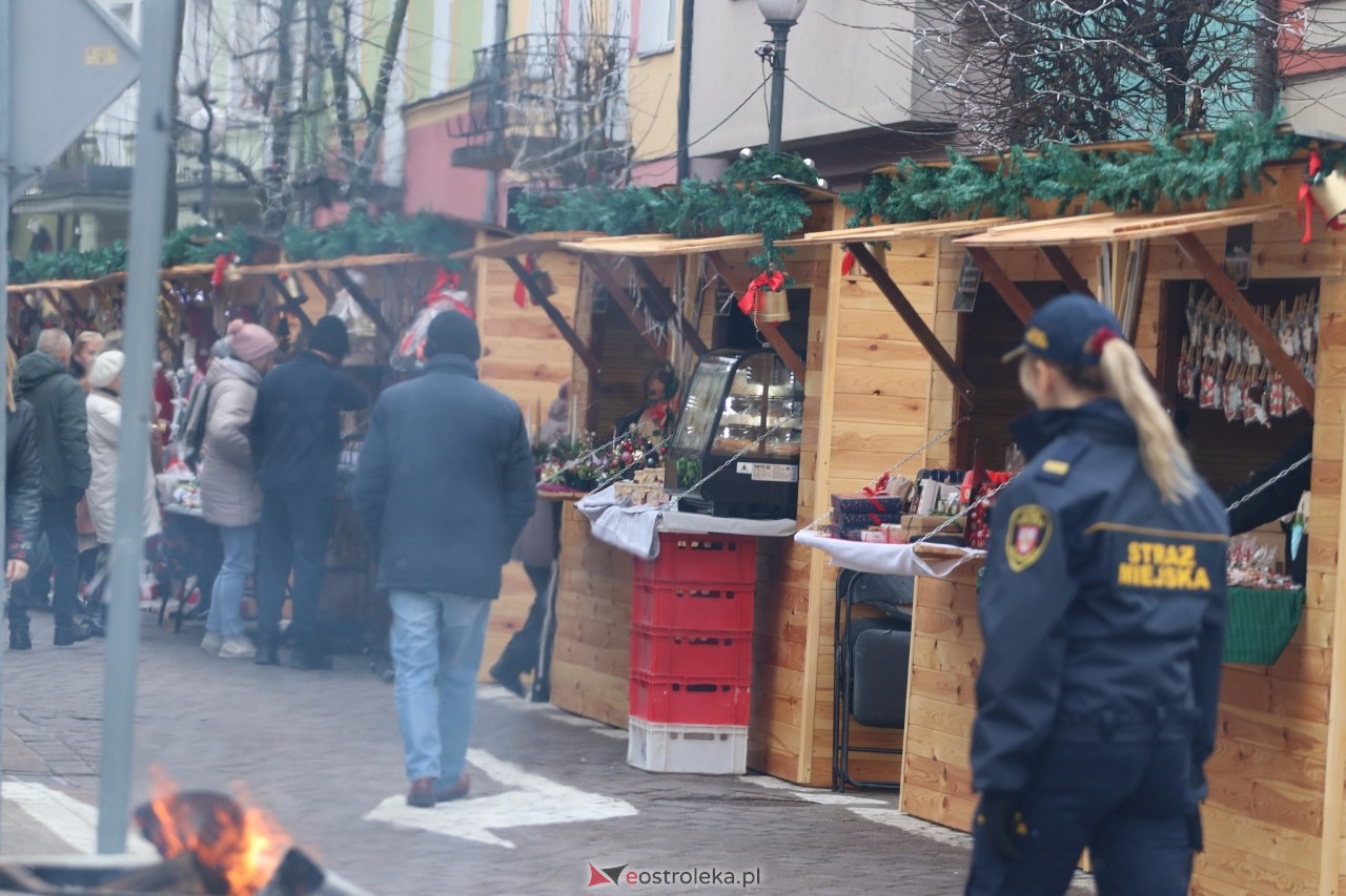 II Kurpiowski Jarmark Bożonarodzeniowy w Ostrołęce wystartował [05.12.2024] - zdjęcie #100 - eOstroleka.pl